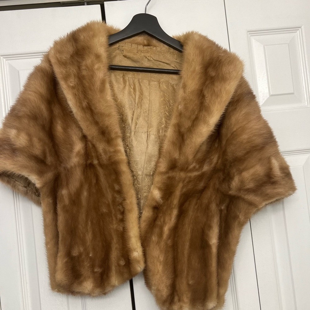 Fur shawl - Picture 2 of 5